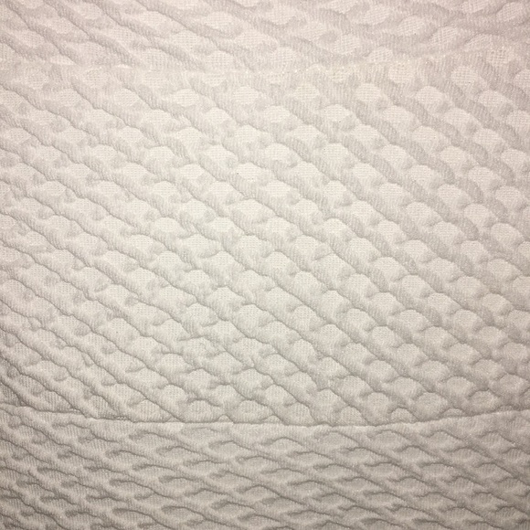 Pretty in White - Picture 5 of 5